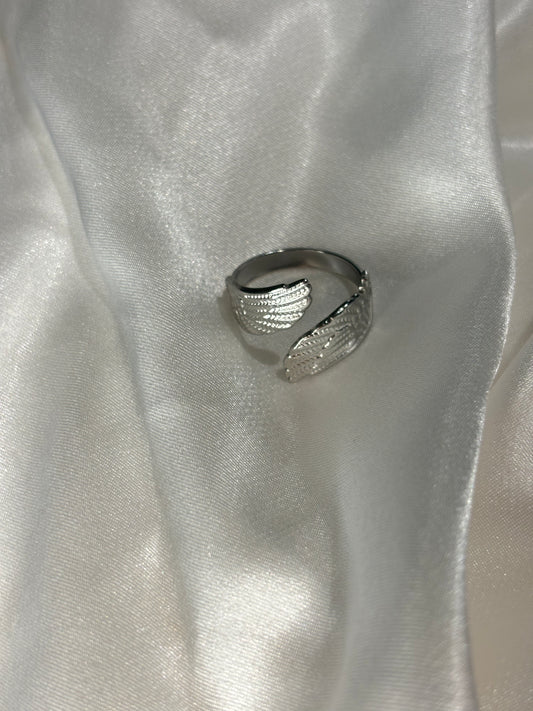 Aria Δαχτυλίδι με Σχέδιο Φτερά – Ρυθμιζόμενο, Σε Ασημί & Χρυσό