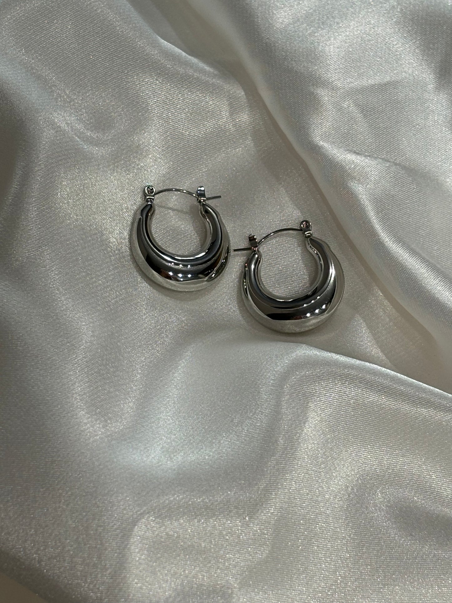 Revekka Σκουλαρίκια από Ανοξείδωτο Ατσάλι – Κομψά & Ανθεκτικά