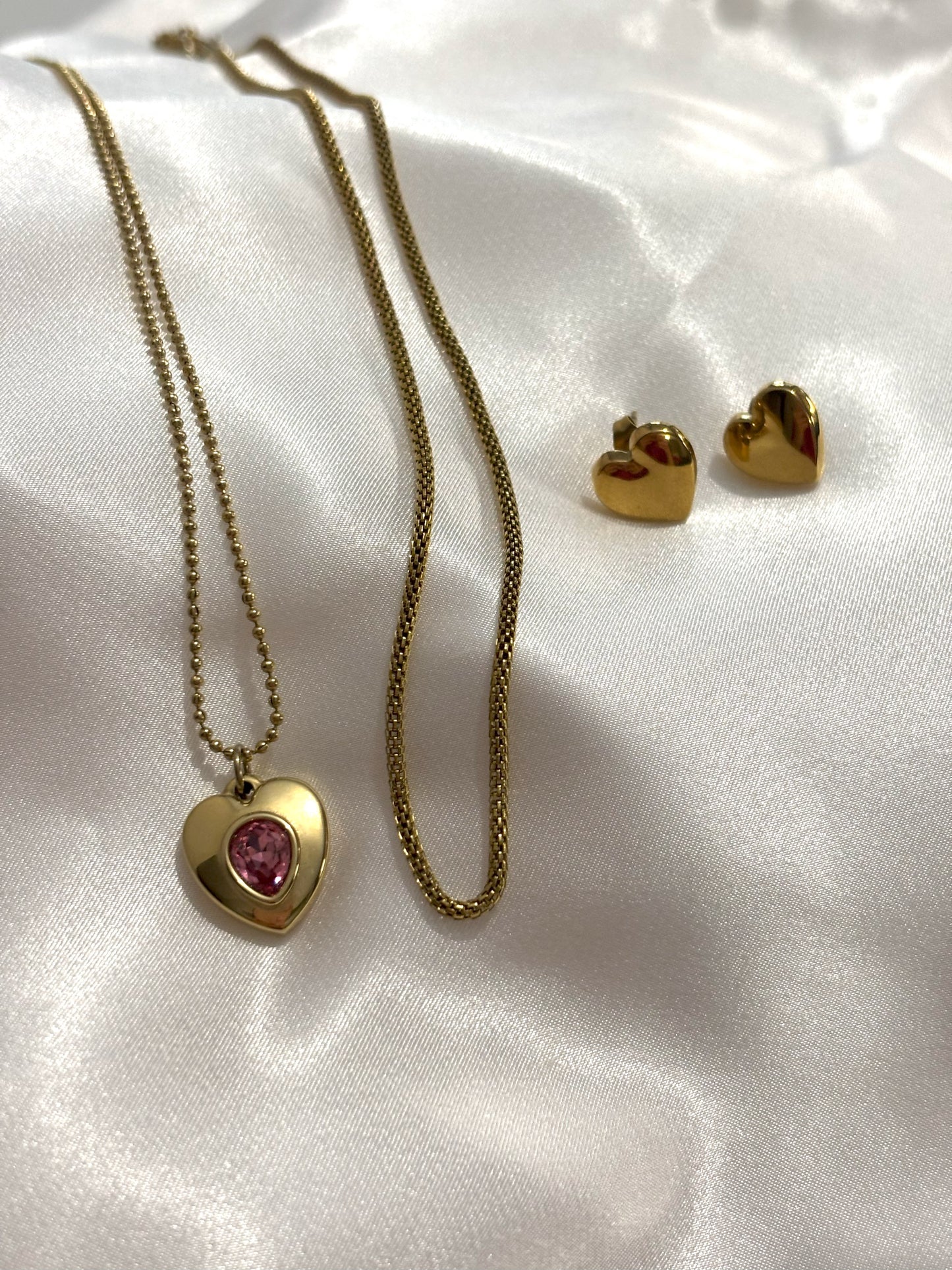 Amor pink ,gold chain &Leaticia