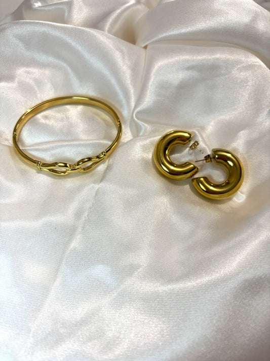 Fedora & chunky hoops