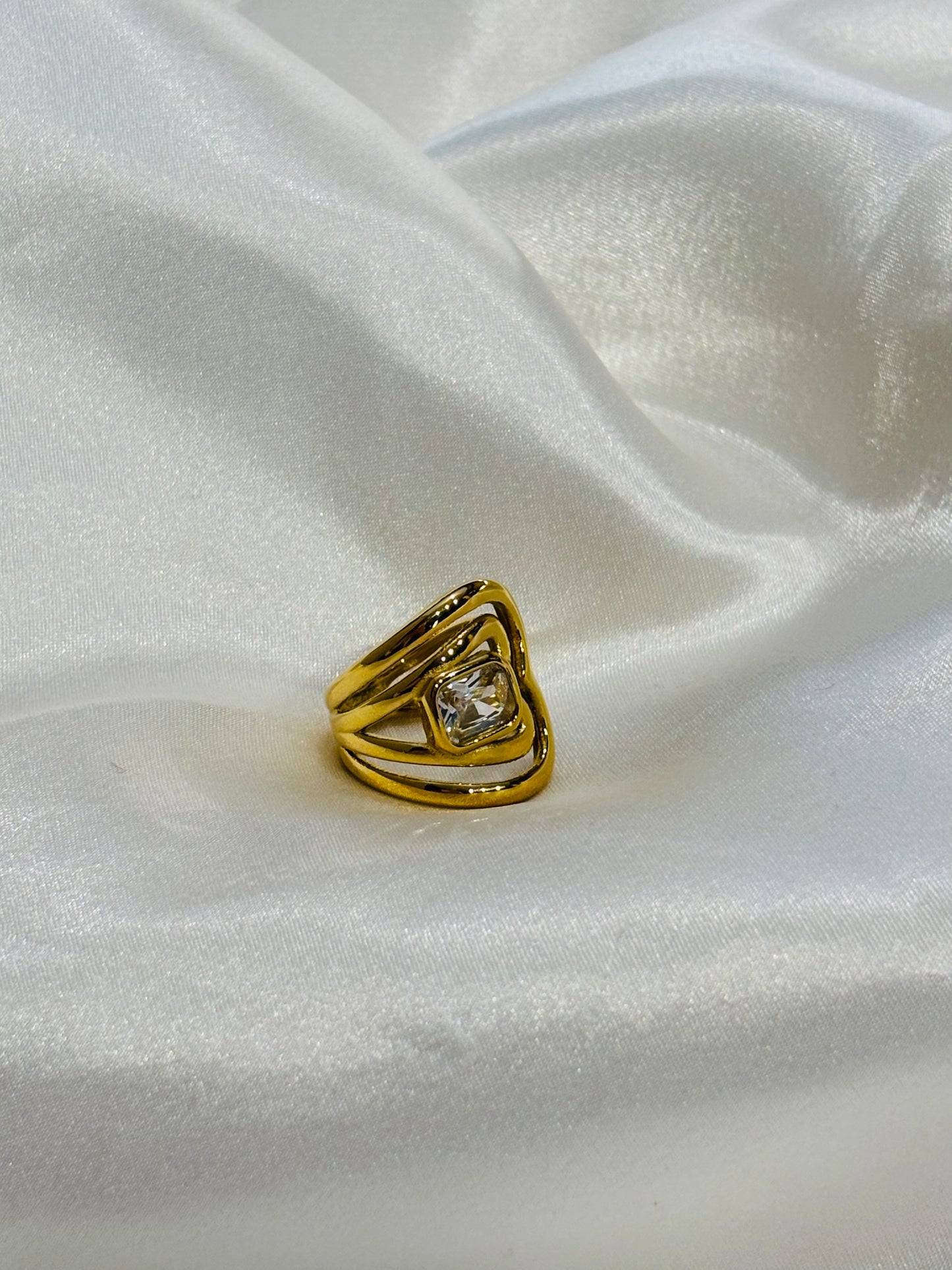 Abigaelle Δαχτυλίδι με Μεγάλο Ζιργκόν στο Κέντρο