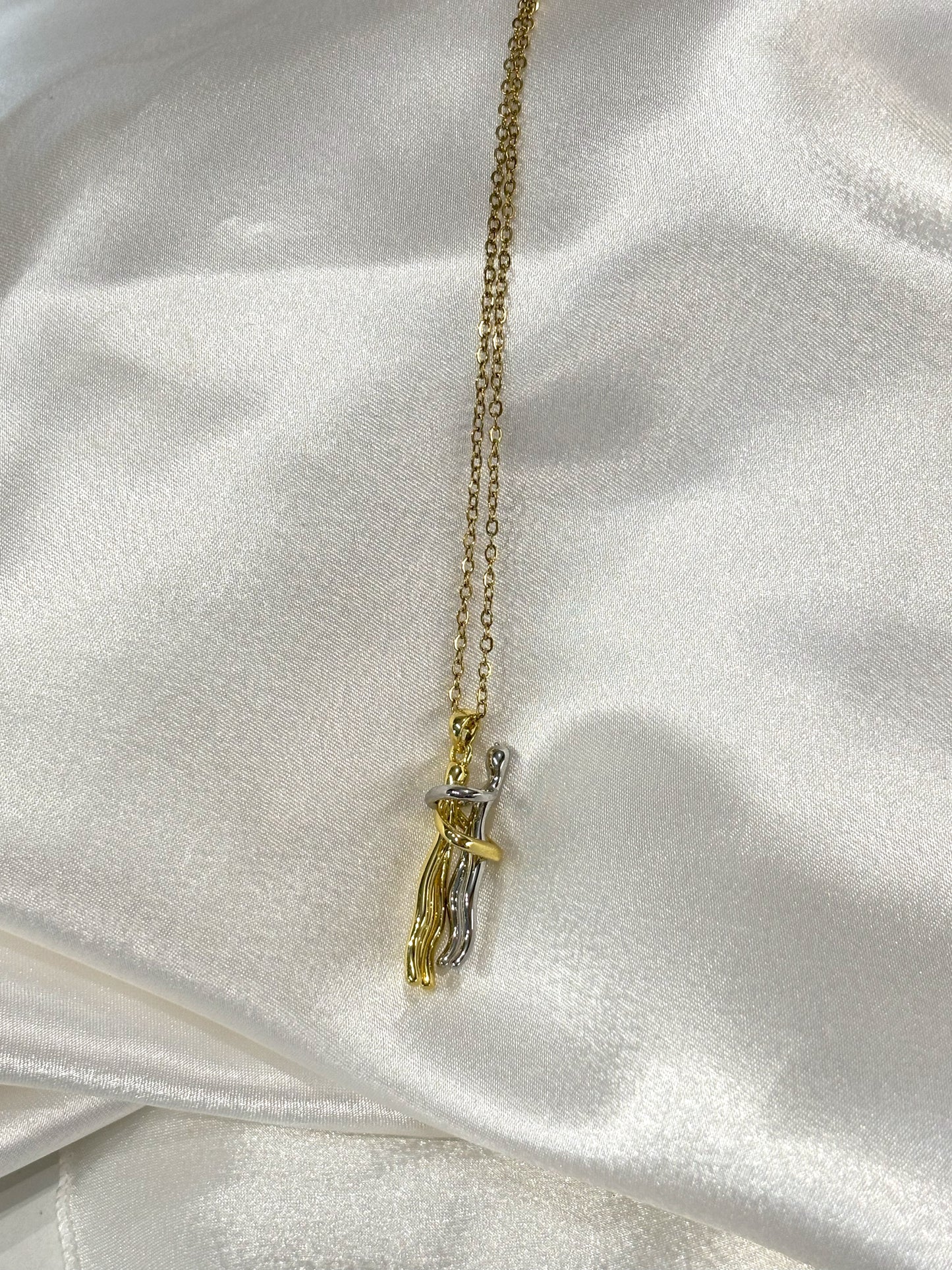 Giuntura Κολιέ – Δύο Σώματα που Αγκαλιάζονται, Ρομαντικό & Συμβολικό